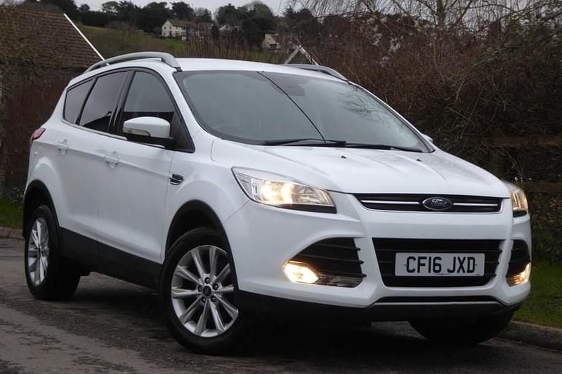Used Ford Kuga Titanium 150 HP (110 kW) 2016 White SUV