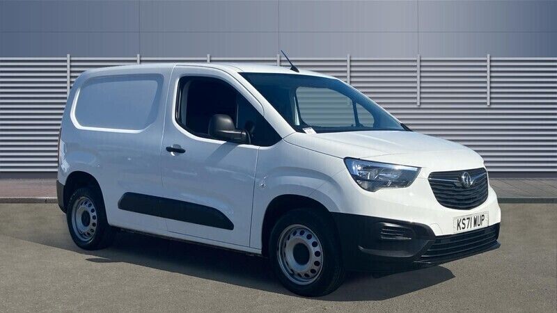 Used 2022 Vauxhall Combo MPV | £9,148 (Super price) - Image 1/4