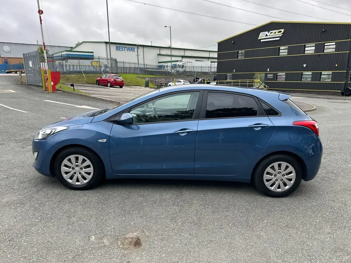Used Hyundai i30 2016 Blue Hatchback