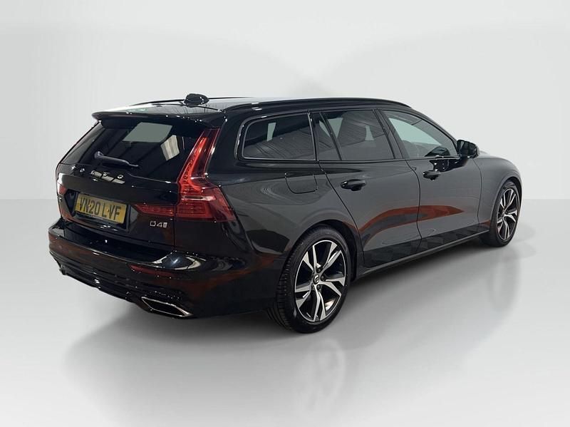 Used Volvo V60 R-Design Pro 190 HP (139 kW) 2020 Black Estate