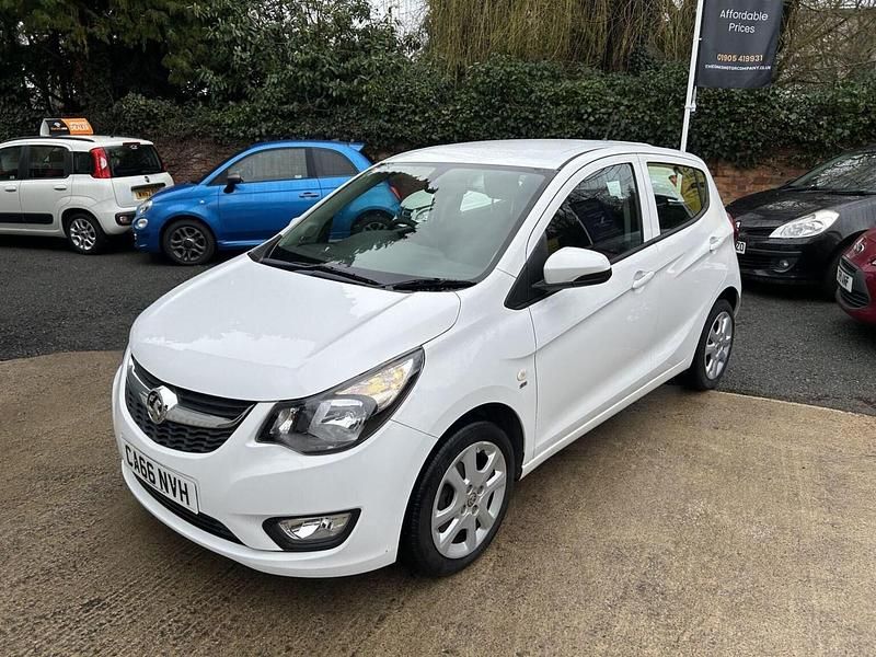 Used Vauxhall Viva 75 HP (55 kW) 2016 White Hatchback