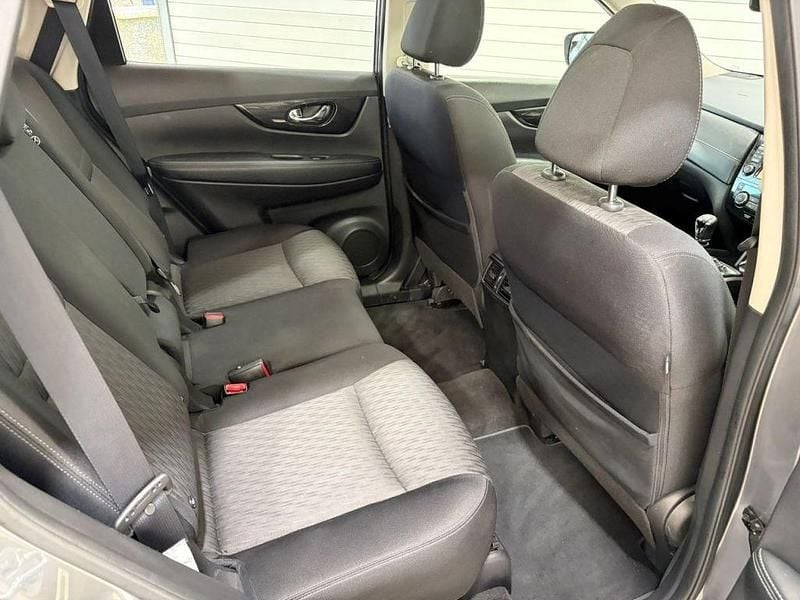 Used Nissan X-Trail N-Connecta 130 HP (95 kW) 2018 Grey SUV