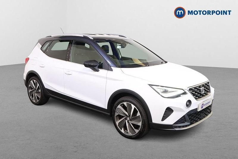White Used 2023 Seat Arona FR SUV | £14,999 (Fair price) - Image 1/4