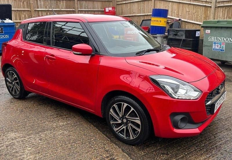 Usado Suzuki Swift SZ5 2022 Vermelho Citadino