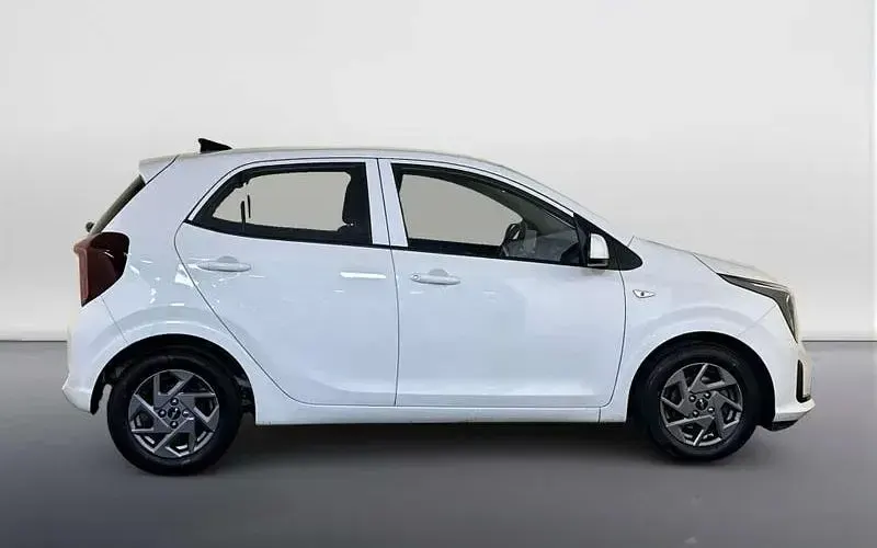 Used Kia Picanto 63 HP (46 kW) 2024 White Hatchback