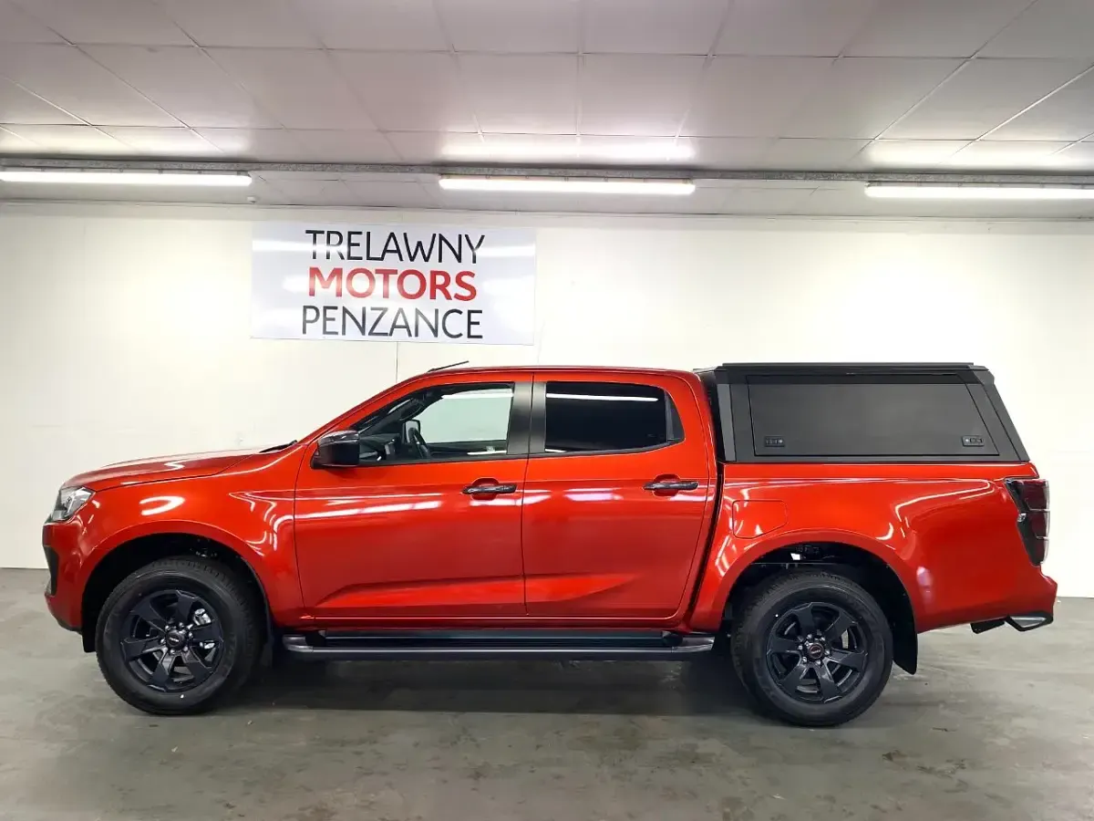 New Isuzu D-Max 2025 Orange Pickup