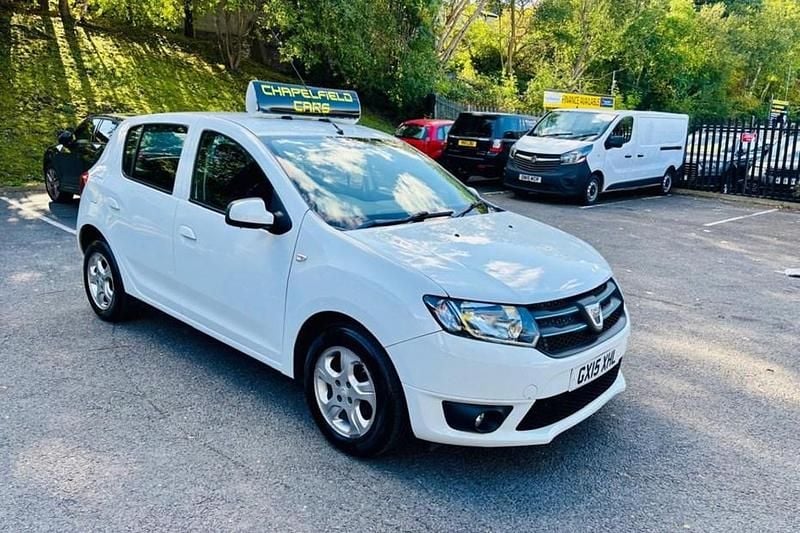 White Used 2015 Dacia Sandero Lauréate Hatchback | £3,000 (Good price) - Image 1/1