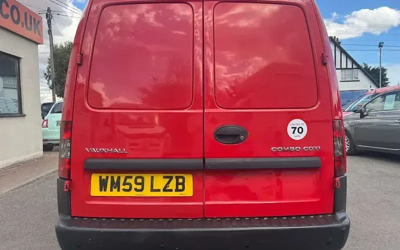 Used Vauxhall Combo 75 HP (55 kW) 2010 Red MPV