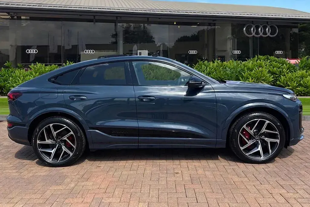 New Audi SQ6 Sportback e-tron Advanced 380 kW (517 HP) 2025 SUV