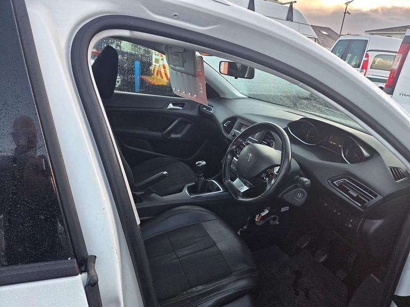 Used Peugeot 308 2020 White Estate