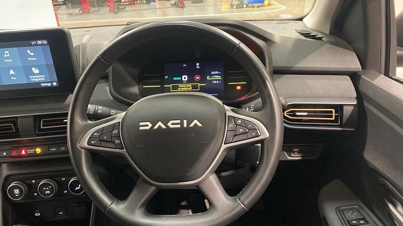 Used Dacia Jogger Extreme 140 HP (102 kW) 2024 Green MPV