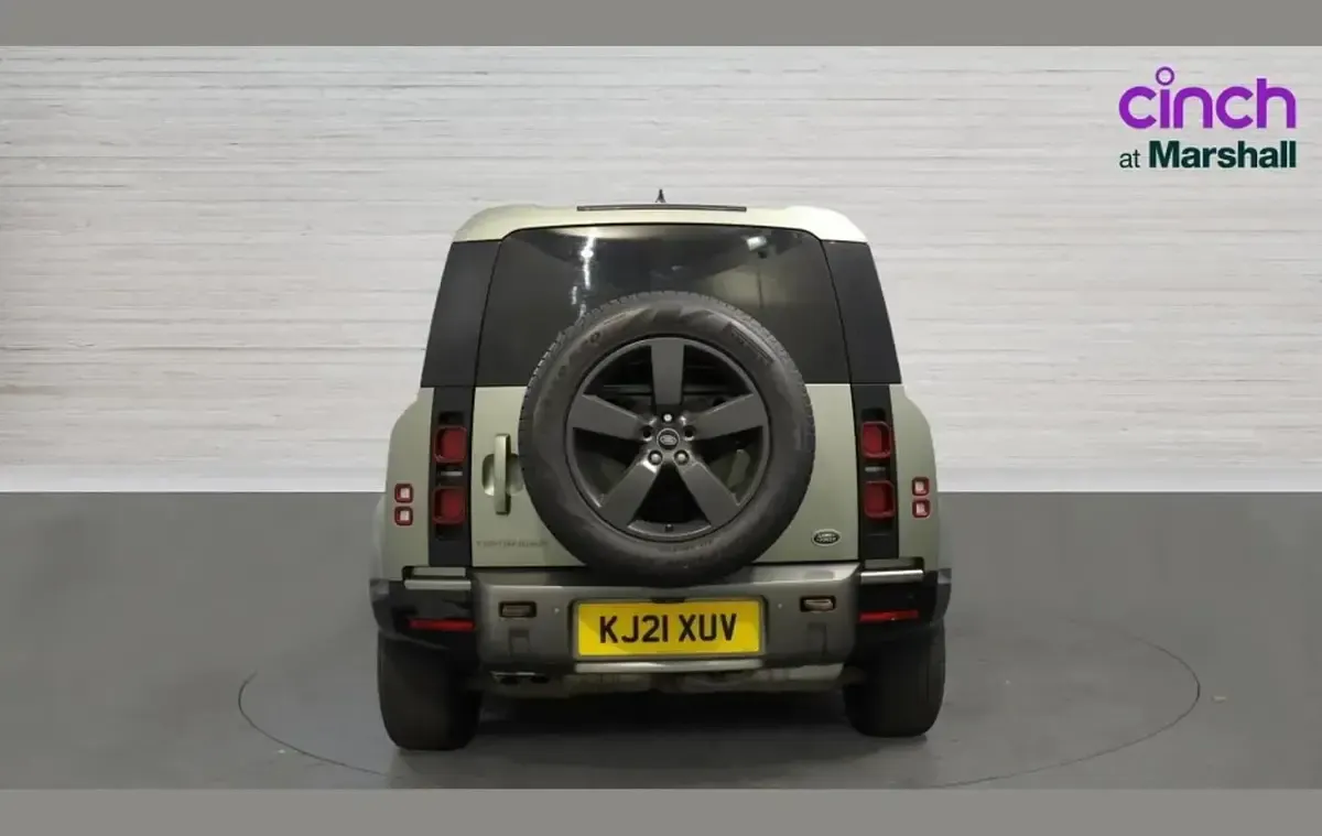 Used Land Rover Defender HSE Dynamic 249 HP (183 kW) 2021 Green SUV
