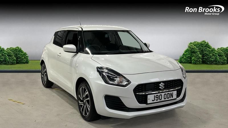 Used 2023 Suzuki Swift SZ-L Hatchback | £11,100 (Fair price) - Image 1/4