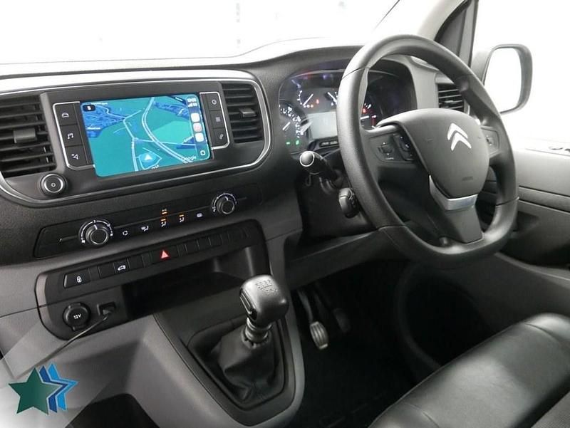 Used Citroën Dispatch 120 HP (88 kW) 2021 White MPV