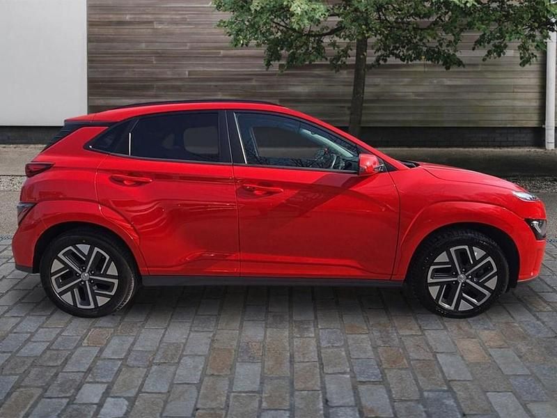 Used Hyundai Kona Premium 150 kW (204 HP) 2022 Red SUV