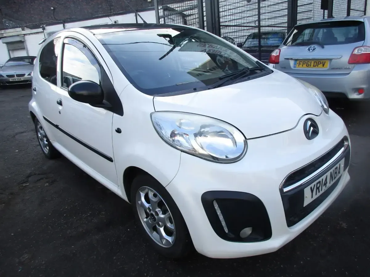 Usado Citroën C1 Platinum 68 HP (50 kW) 2014 Branco Citadino