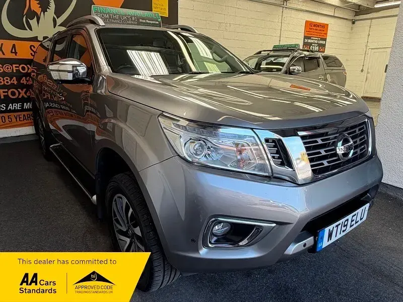 Used Nissan Navara Tekna 190 HP (139 kW) 2019 Grey Pickup