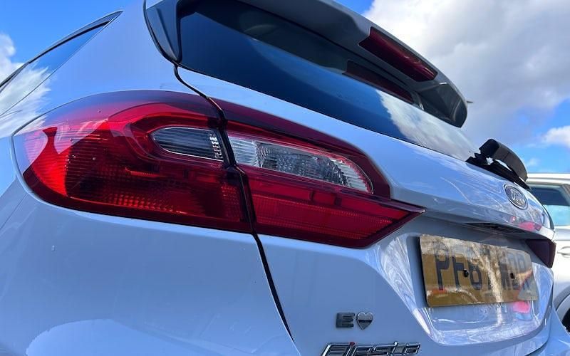 Used Ford Fiesta Zetec 101 HP (74 kW) 2019 Hatchback