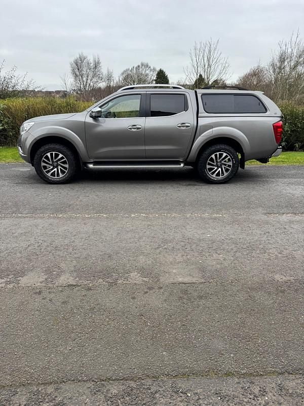 Used Nissan Navara Tekna 188 HP (138 kW) 2017 Grey Pickup