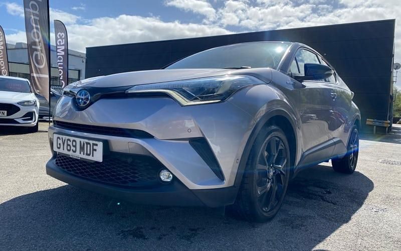 Używany Toyota C-HR 122 KM (89 kW) 2019 Srebrny SUV