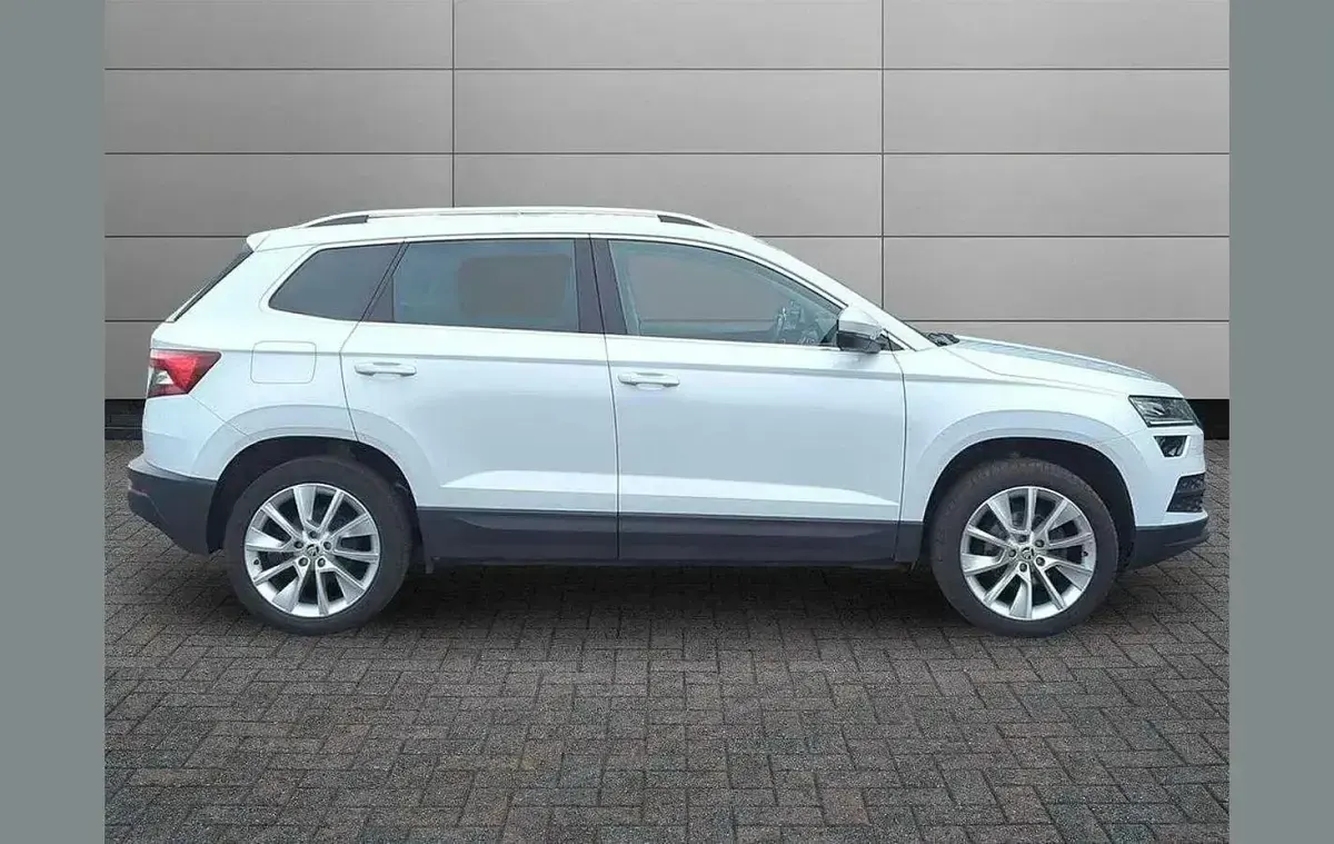 Used Skoda Karoq SE L 150 HP (110 kW) 2019 Moon white metallic SUV
