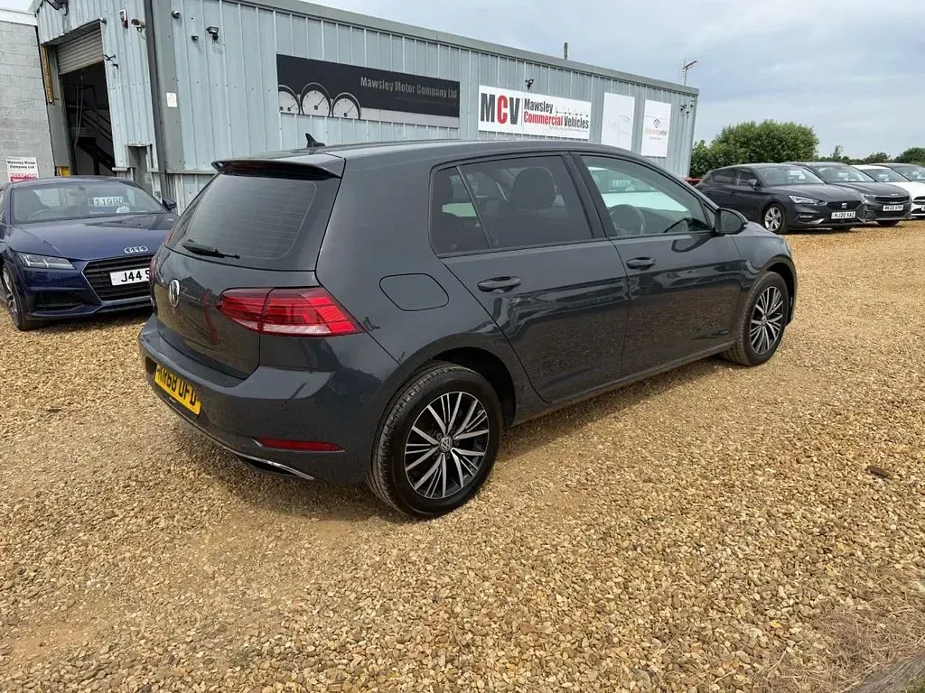 Used VW Golf VII SE 115 HP (84 kW) 2018 Grey Hatchback