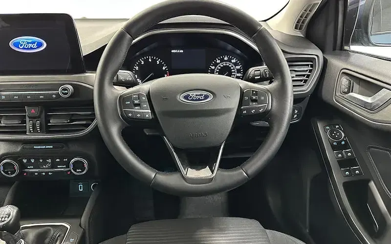 Used Ford Focus Titanium 125 HP (91 kW) 2019 Blue Hatchback