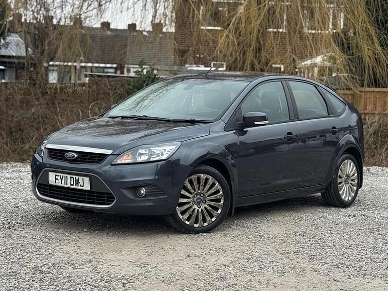 Used Ford Focus Titanium 99 HP (72 kW) 2011 Grey Hatchback