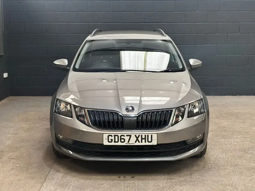 Used Skoda Octavia SE 115 HP (84 kW) 2018 Beige Estate
