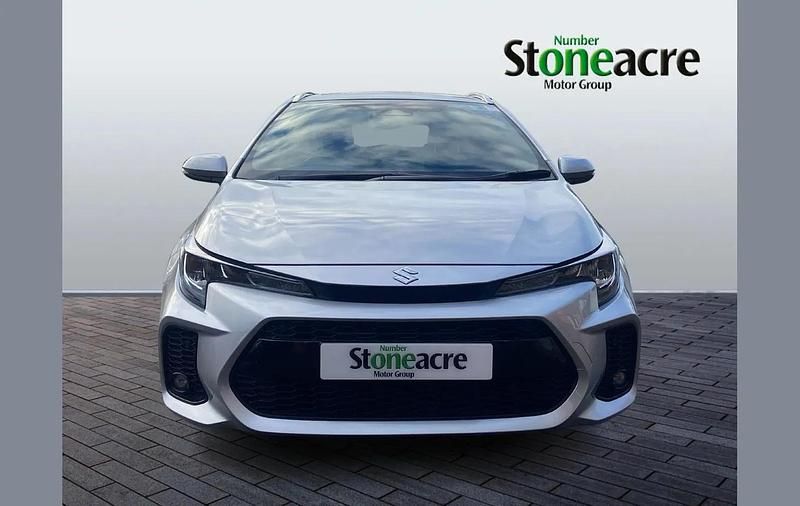 Używany Suzuki Swace 140 KM (102 kW) 2023 Srebrny Kombi