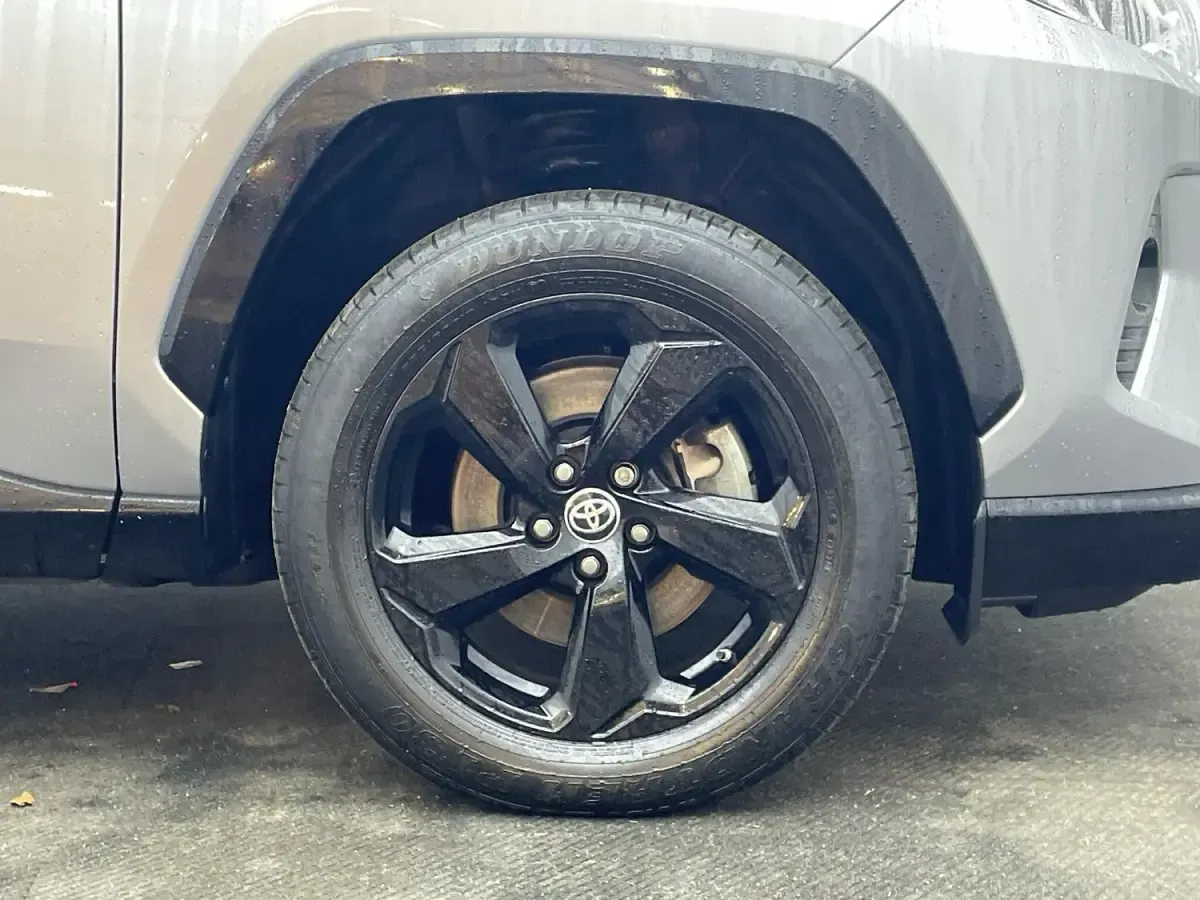 Usado Toyota RAV4 222 HP (163 kW) 2020 Prateado SUV