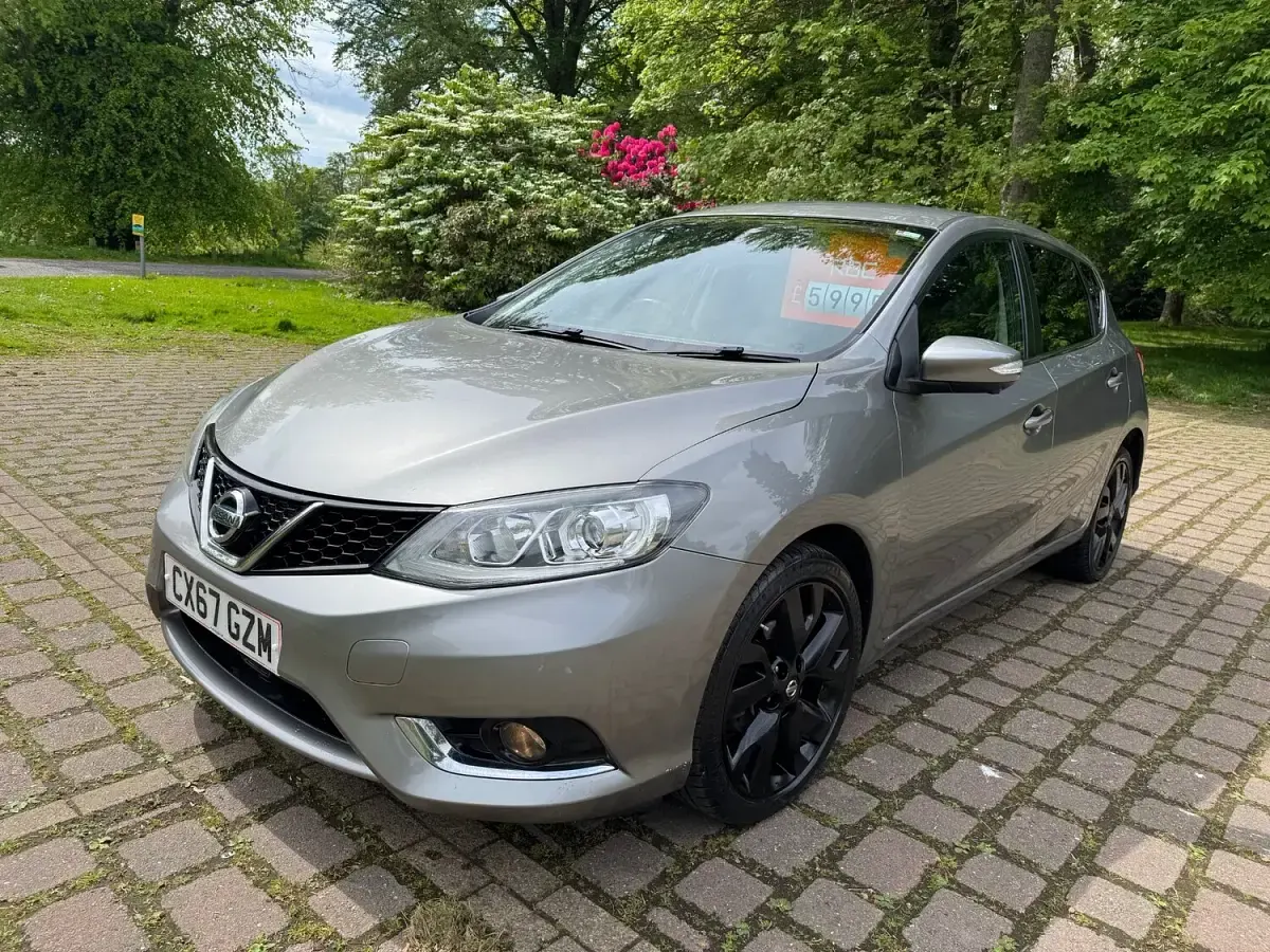 Used Nissan Pulsar Tekna 110 HP (80 kW) 2017 Grey Hatchback