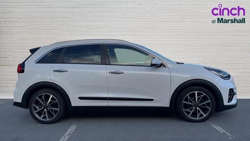 Used Kia Niro 139 HP (102 kW) 2019 White SUV