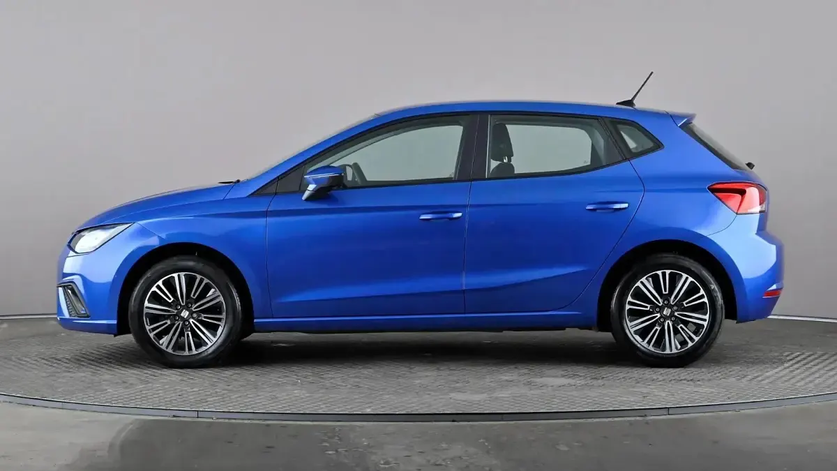 Used Seat Ibiza SE Technology 95 HP (69 kW) 2023 Blue Hatchback