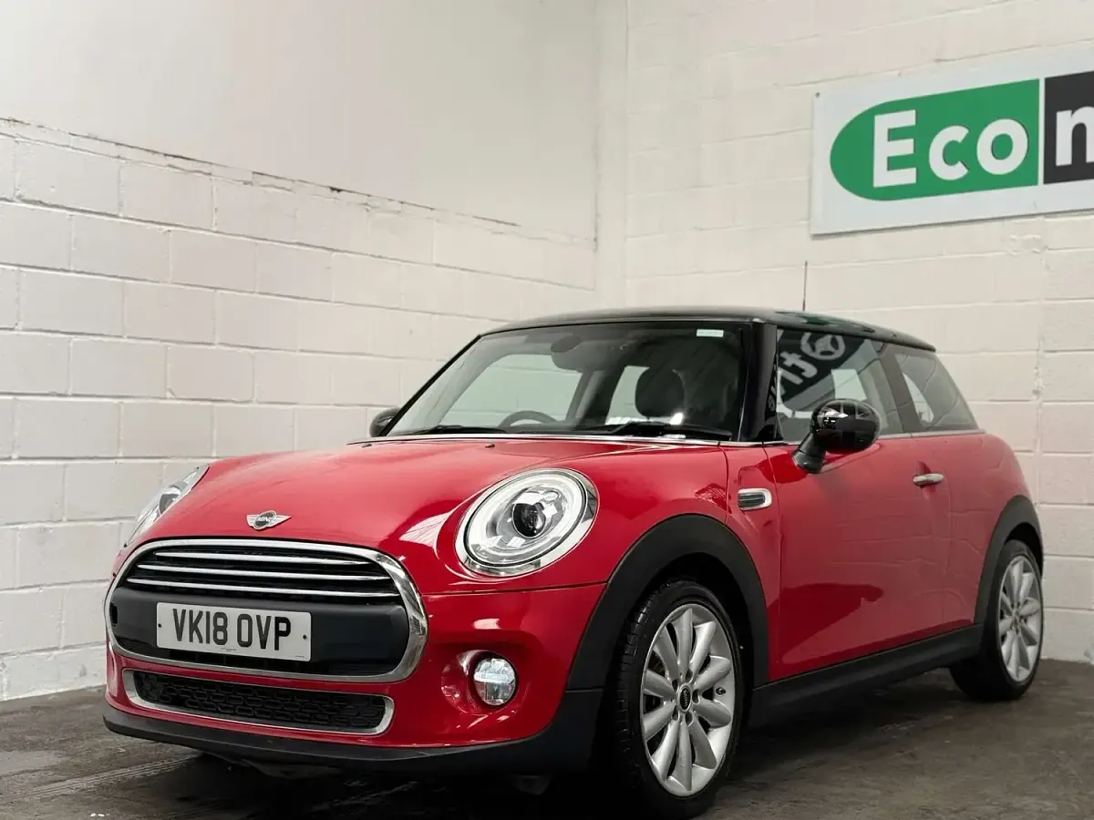 Used Mini Cooper Hatch 136 HP (100 kW) 2018 Red Hatchback