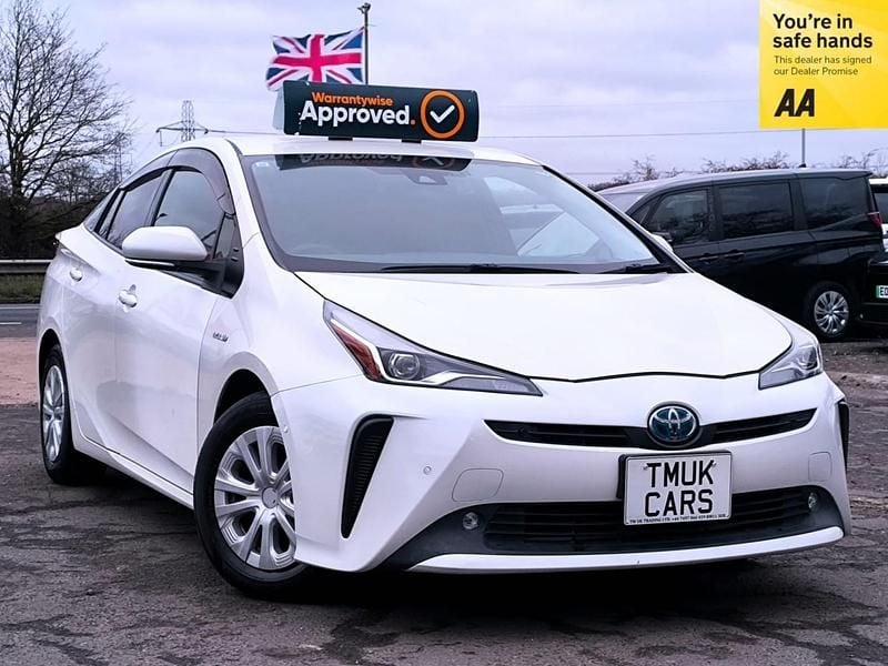Pearl white Used 2019 Toyota Prius Hatchback | £10,195 (Super price) - Image 1/4