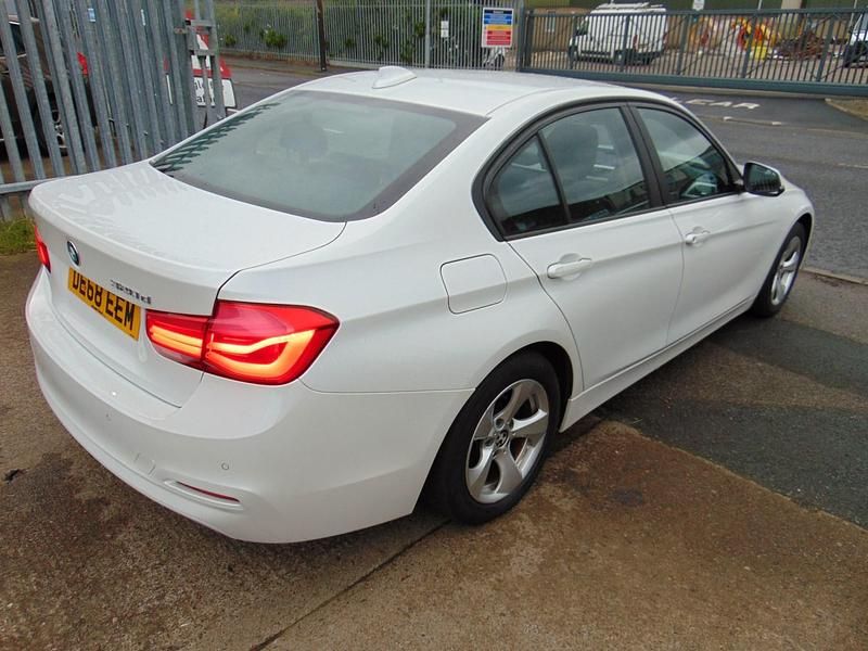 Used BMW 320 Efficient Dynamics 163 HP (119 kW) 2018 White Sedan