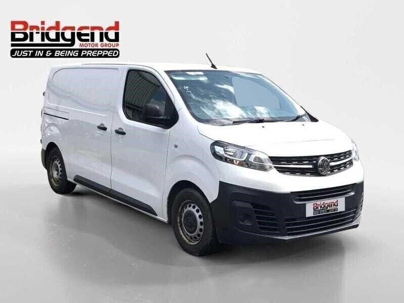 White Used 2020 Vauxhall Vivaro Edition Van | £9,999 (Super price) - Image 1/4
