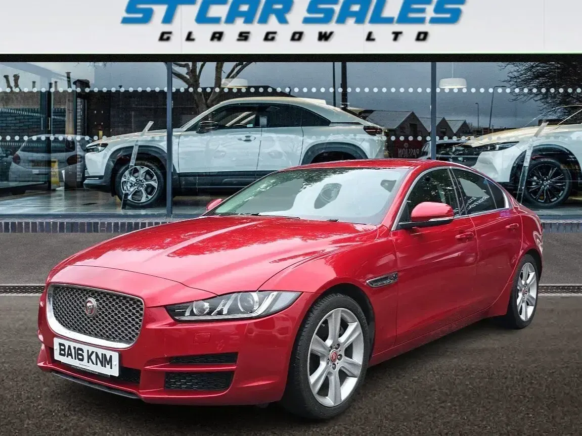 Used Jaguar XE Portfolio 180 HP (132 kW) 2016 Red Sedan