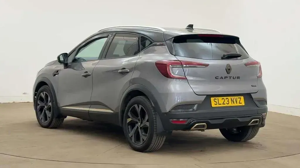 Used Renault Captur Bose Edition 142 HP (104 kW) 2023 Grey  SUV