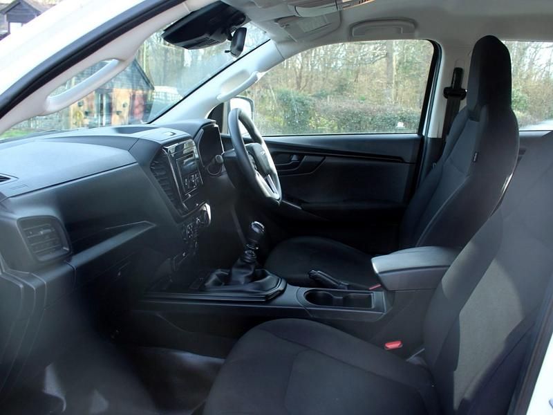 Used Isuzu D-Max 2023 White Pickup