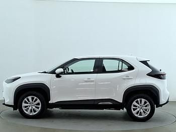 Used Toyota Yaris Hybrid 116 HP (85 kW) 2022 White Estate