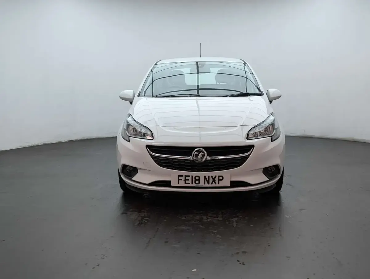 Used Vauxhall Corsa 90 HP (66 kW) 2018 White Hatchback