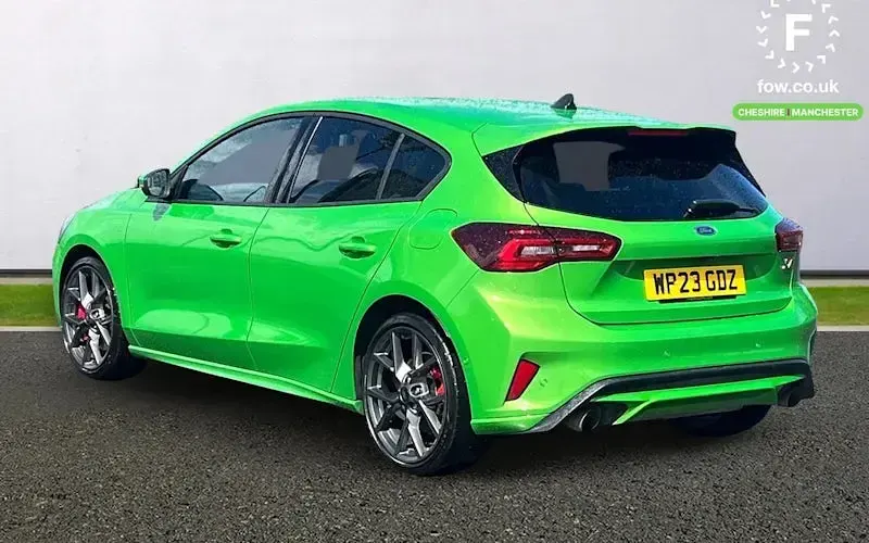 Used Ford Focus Performance Edition 280 HP (205 kW) 2023 Green Hatchback