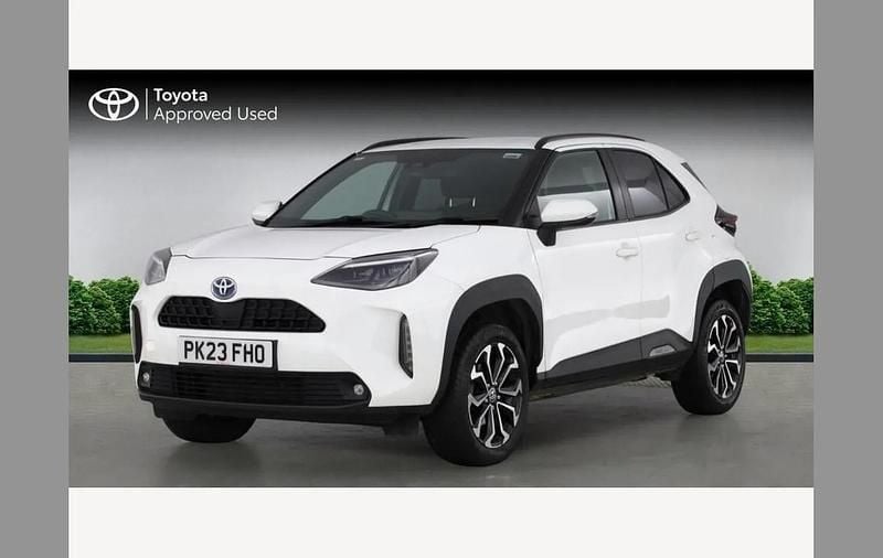 Used Toyota Yaris Cross Design 113 HP (83 kW) 2023 White SUV