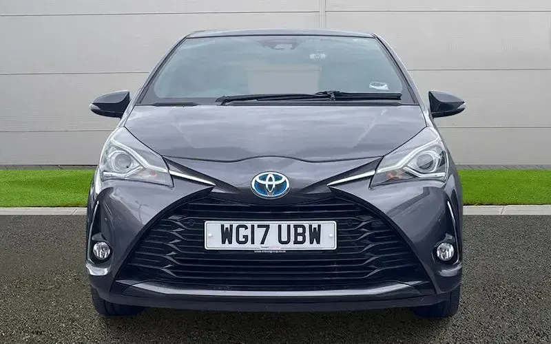 Second-hand Toyota Yaris Hybrid 101 CP (74 kW) 2020 Hatchback
