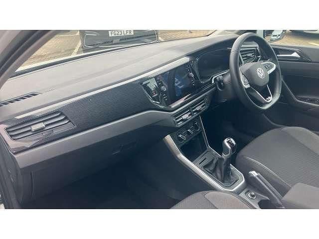 Used VW Polo Life 95 HP (69 kW) 2024 White Hatchback