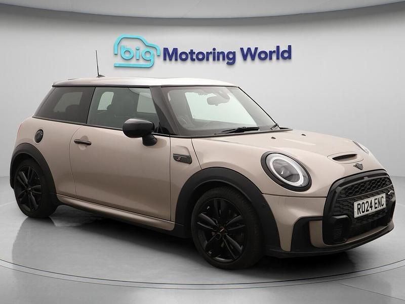 Grey Used 2024 Mini Cooper S Hatch Hatchback | £20,907 (Good price) - Image 1/4