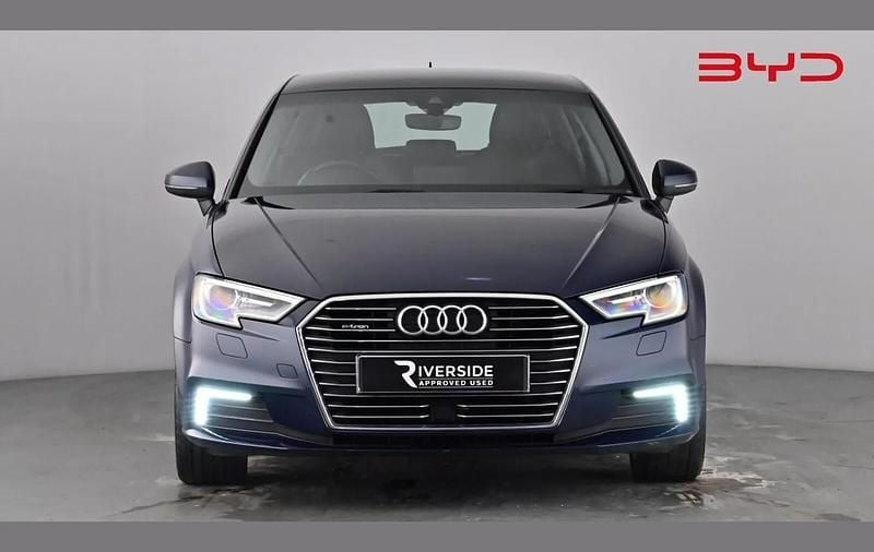 Used Audi A3 e-tron Advanced 200 HP (147 kW) 2020 Blue Hatchback