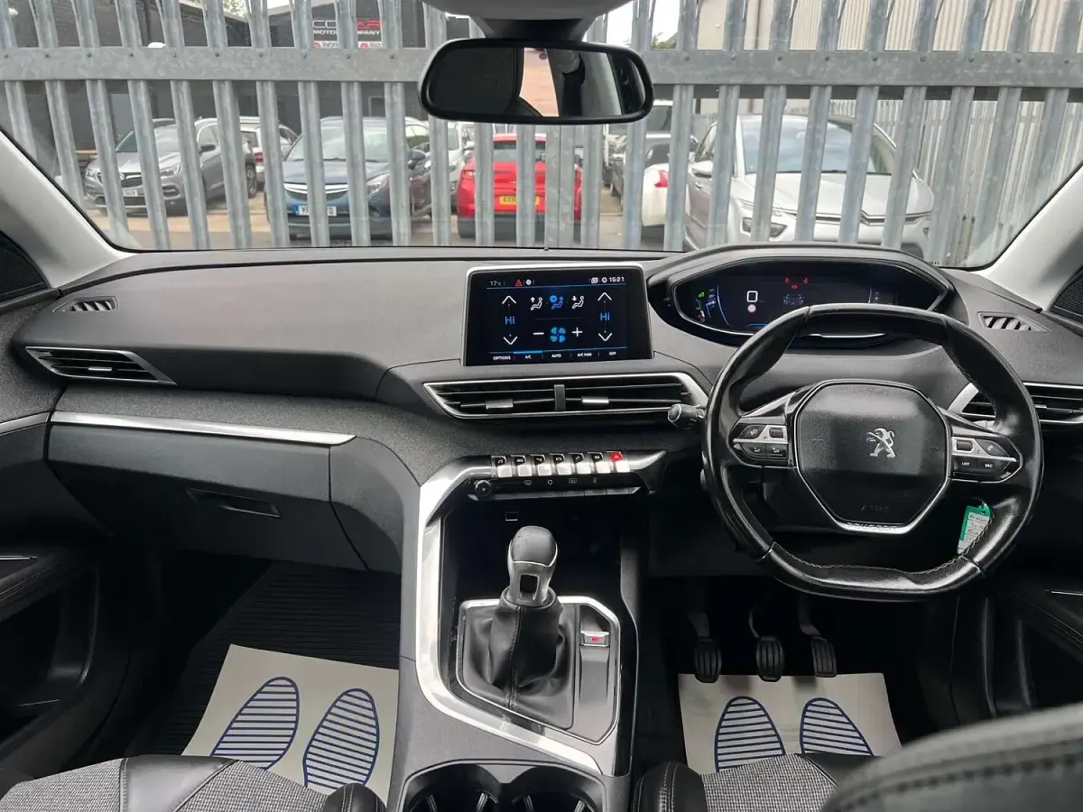 Used Peugeot 3008 Allure 118 HP (86 kW) 2017 Black SUV